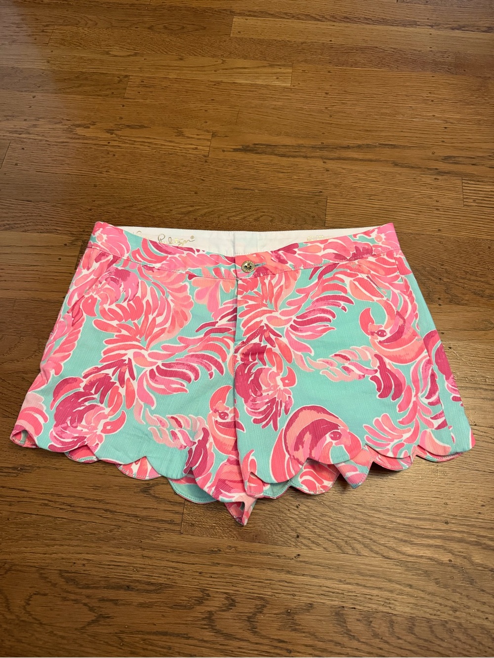 Lilly Pulitzer Scalloped Hem Floral Print Women's Shorts in Pink & Aqua